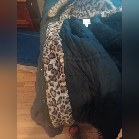 Forever 21 warm and cozy jacket - Picture 8 of 16